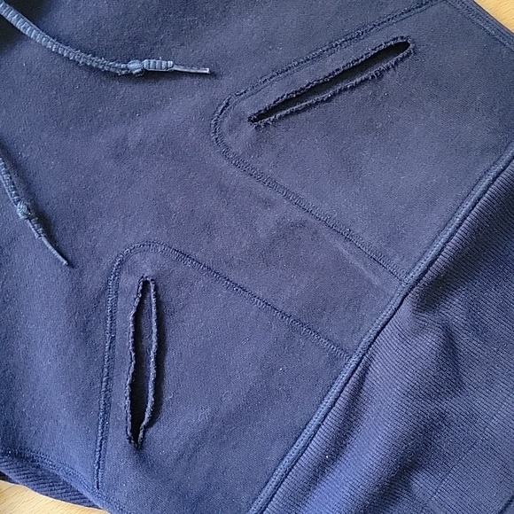 Lululemon navy sweater - Picture 5 of 9
